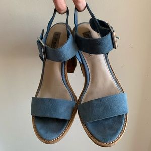 Steve Madden Castro Blue Suede Sandal - size 7M